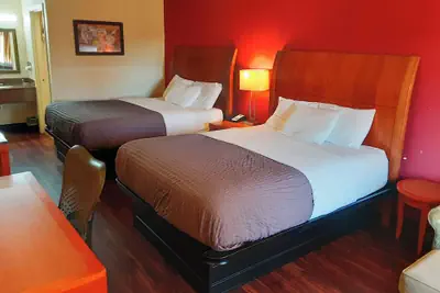 Photo 5 - Econo Lodge Inn & Suites Griffin North