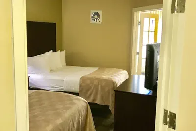Photo 5 - Hamden Hotel and Suites – Hamden New Haven
