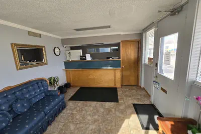 Photo 5 - Richmond Inn & Suites
