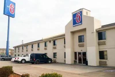 Photo 2 - Motel 6 Elk City, OK