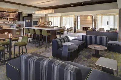 Photo 3 - Courtyard by Marriott Indianapolis Airport
