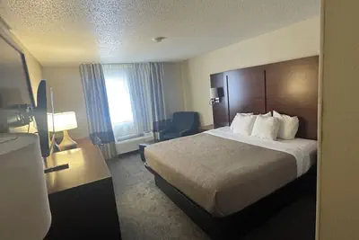 Photo 4 - Quality Inn & Suites Green Bay - Ashwaubenon