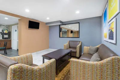 Photo 2 - Days Inn by Wyndham Newberry