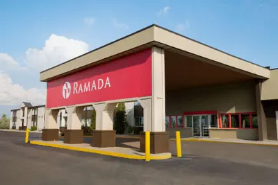 Photo 2 - Ramada by Wyndham Bismarck