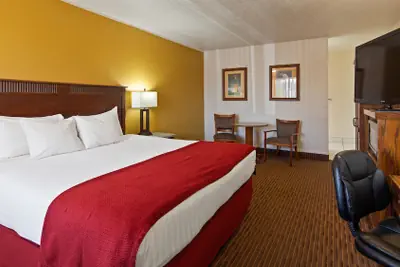 Photo 2 - Best Western Paradise Inn & Resort