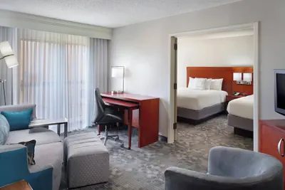 Photo 3 - Courtyard by Marriott Fayetteville