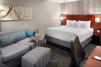 Photo 4 - Courtyard by Marriott Fayetteville