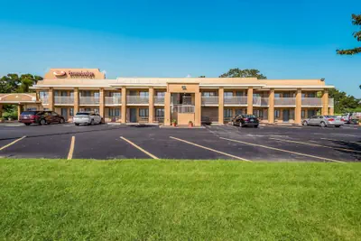 Photo 2 - Econo Lodge Kearney - Liberty