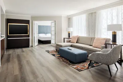 Photo 4 - Chicago Marriott Suites Deerfield