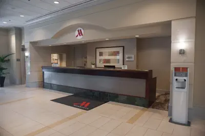 Photo 3 - Chicago Marriott Suites Deerfield