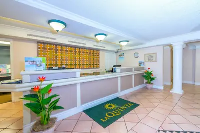 Photo 4 - La Quinta Inn by Wyndham Clute Lake Jackson