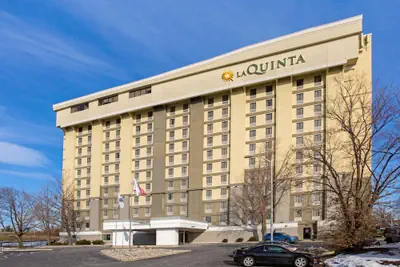 Photo 2 - La Quinta Inn & Suites by Wyndham Springfield MA