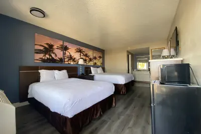 Photo 2 - Days Inn by Wyndham Ontario Airport