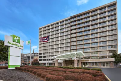 Photo 2 - Holiday Inn Columbus Dwtn-Capitol Square by IHG