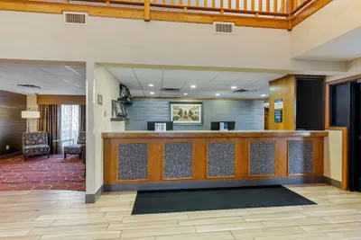 Photo 4 - Best Western Falcon Plaza - Bowling Green