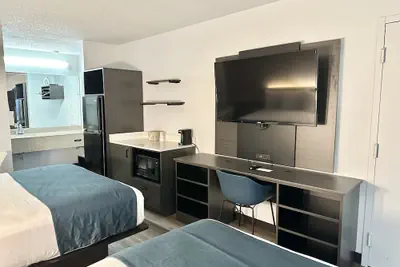 Photo 5 - Studio 6 Suites Louisville, KY – Airport/Expo Center