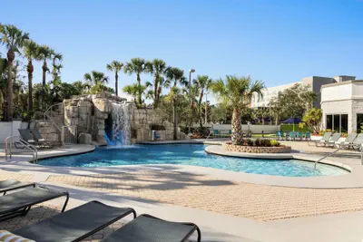 Photo 2 - Crowne Plaza Orlando - Lake Buena Vista  by IHG