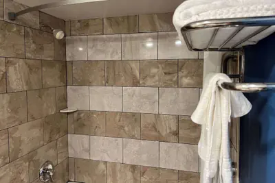Photo 4 - Quality Inn & Suites Louisville East
