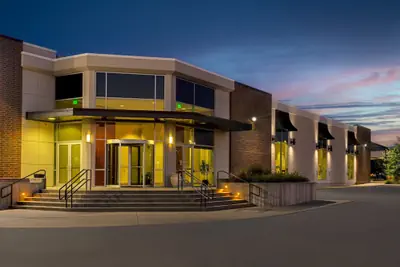 Photo 2 - Holiday Inn Des Moines-Airport/Conf Center by IHG