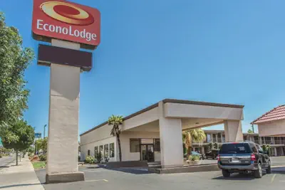 Photo 2 - Econo Lodge St George North - Near Pioneer Park