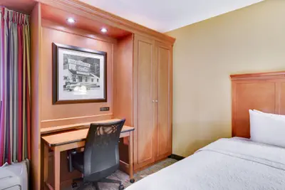 Photo 2 - Pittsburgh Airport Inn and Suites