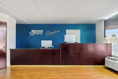 Photo 2 - Signature Inn Danville