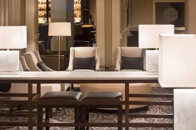 Photo 3 - Sheraton Commander Hotel