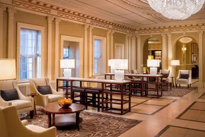Photo 4 - Sheraton Commander Hotel
