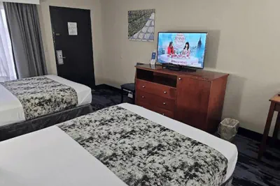 Photo 2 - Best Western Montis Inn