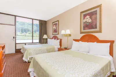 Photo 4 - Days Inn by Wyndham Princeton