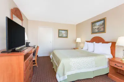 Photo 5 - Days Inn by Wyndham Princeton