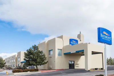 Photo 2 - Baymont by Wyndham Santa Fe