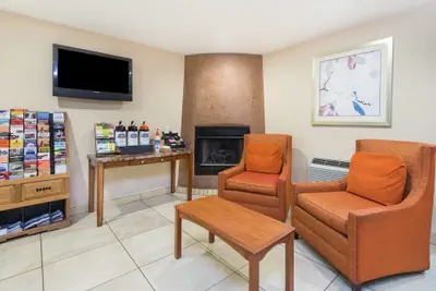 Photo 3 - Baymont by Wyndham Santa Fe