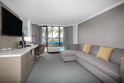 Photo 3 - Crowne Plaza Costa Mesa Orange County by IHG