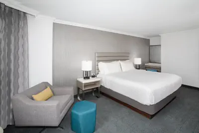 Photo 4 - Crowne Plaza Costa Mesa Orange County by IHG