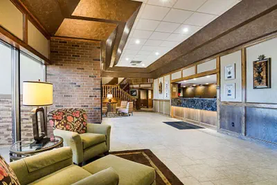 Photo 3 - Clarion Inn Garden City