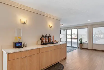 Photo 3 - Comfort Inn & Suites Ormond Beach Oceanfront
