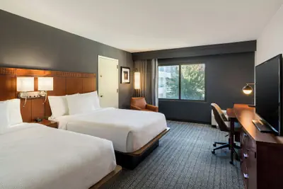 Photo 5 - Courtyard by Marriott Sacramento Airport Natomas