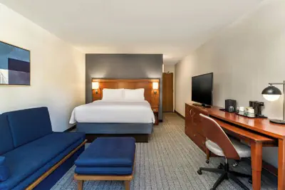 Photo 5 - Courtyard by Marriott Sacramento Airport Natomas