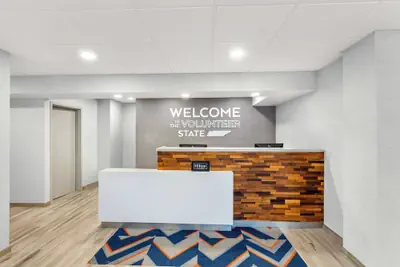 Photo 4 - Hampton Inn Knoxville - Airport