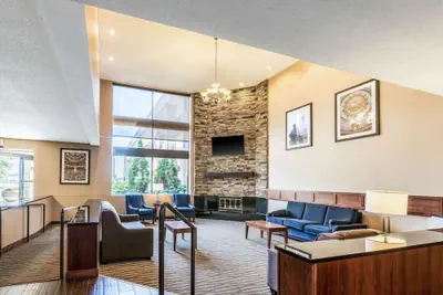 Photo 5 - Comfort Inn Lansing West