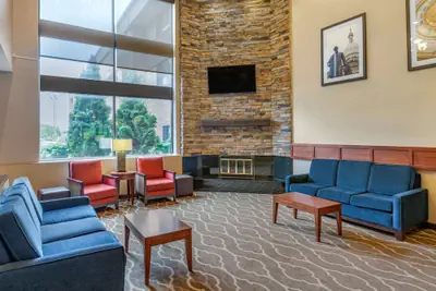 Photo 4 - Comfort Inn Lansing West