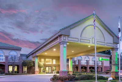 Photo 2 - Holiday Inn Auburn by IHG