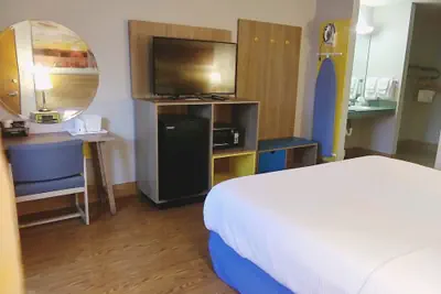 Photo 5 - Days Inn by Wyndham Osage Beach Lake of the Ozarks