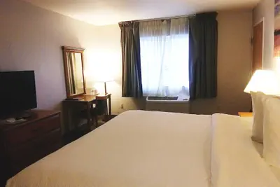 Photo 4 - Days Inn by Wyndham Osage Beach Lake of the Ozarks