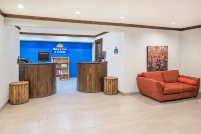 Photo 2 - Days Inn by Wyndham Osage Beach Lake of the Ozarks