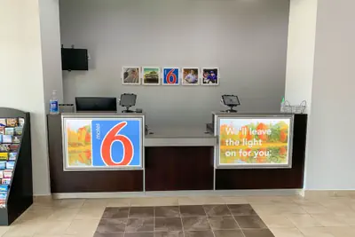 Photo 3 - Motel 6 Lexington, KY - Airport