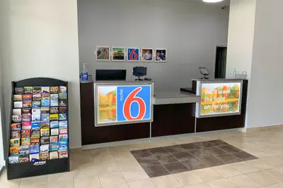Photo 4 - Motel 6 Lexington, KY - Airport