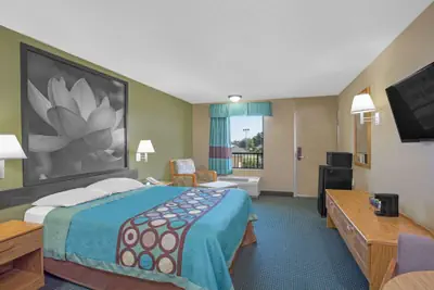 Photo 5 - Super 8 by Wyndham Dunn