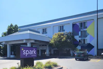 Photo 2 - Spark by Hilton Green Bay